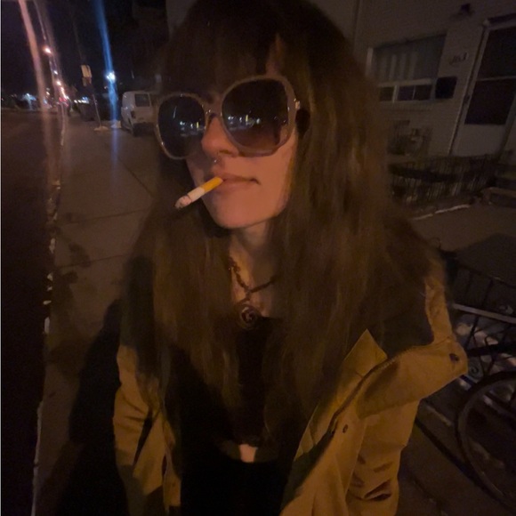 Meet your Posher, Emma - Picture 3 of 4